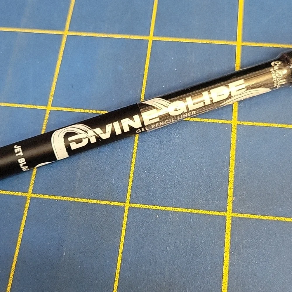 BeBella Cosmetics Divine Glide Jet Black Eyeliner Pencil 0.2g New Sealed